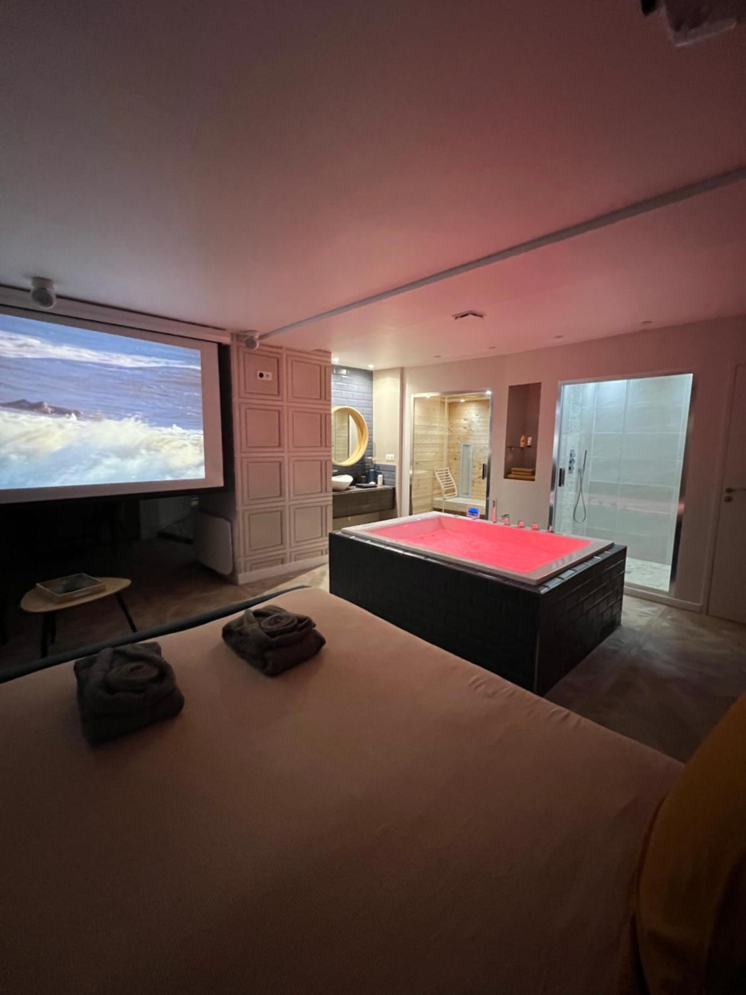 Appartement Avec Jacuzzi Sauna & Home Cinema - Nid D'Angers Ngoại thất bức ảnh
