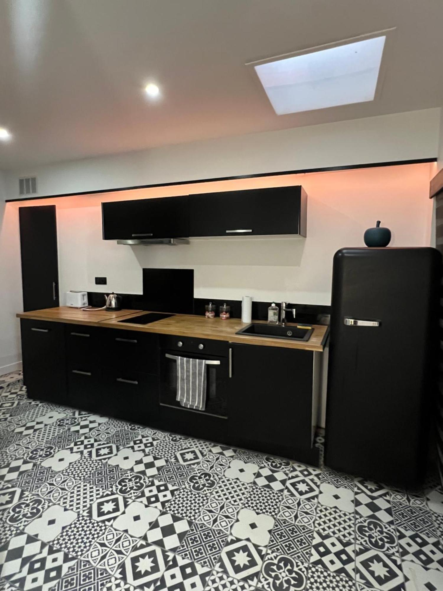 Appartement Avec Jacuzzi Sauna & Home Cinema - Nid D'Angers Ngoại thất bức ảnh